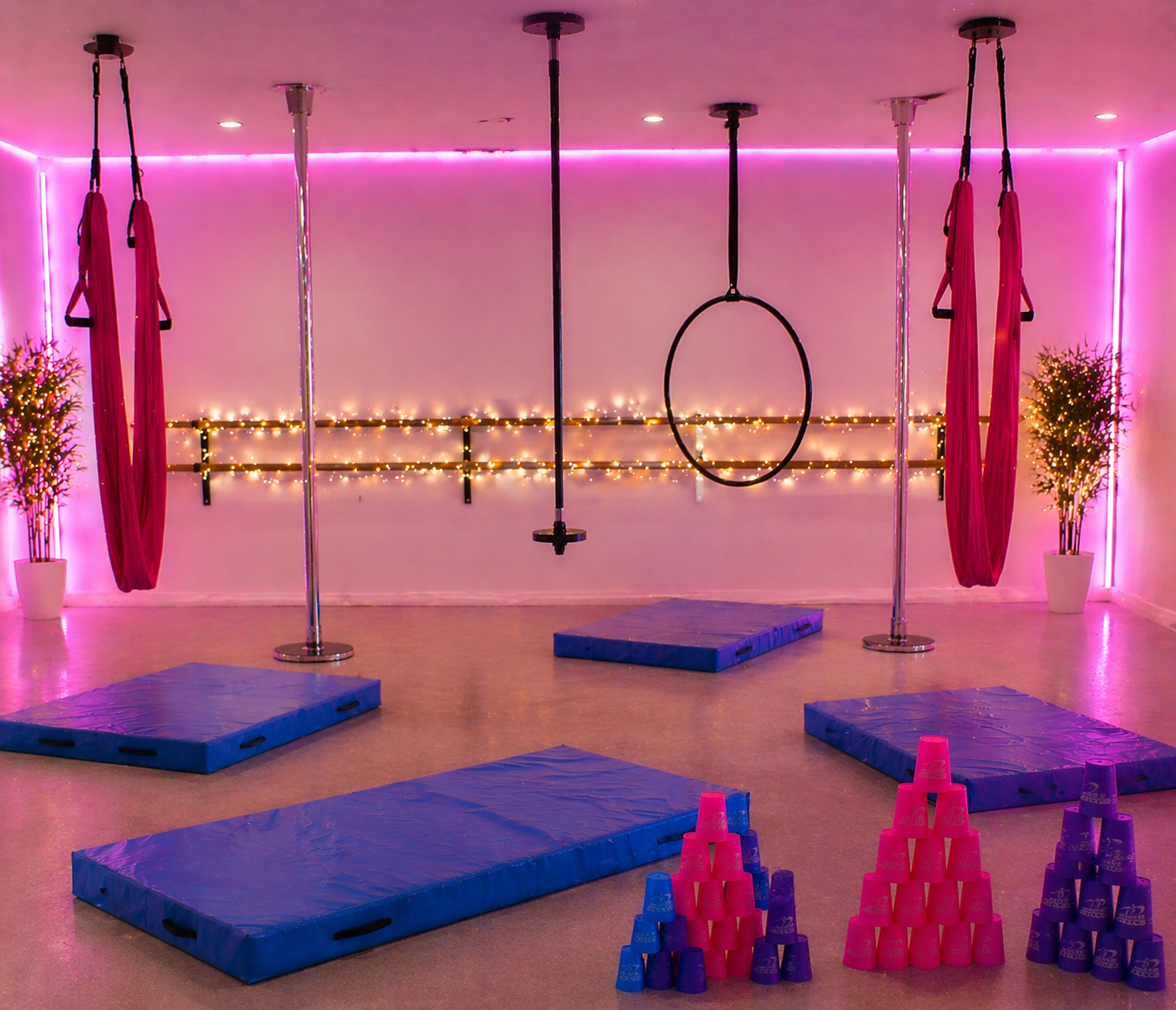 aerial hoop, pole, flying pole, trapeze yoga hammock fitness class bournemouth boscombe